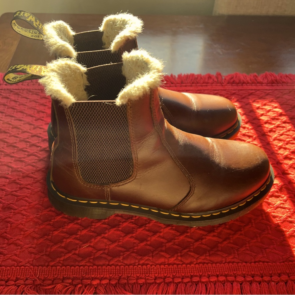 Dr. Martens 2976 Faux Fur Lined Chelsea Boot- 9